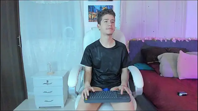 ThiagooJames online show from October 19, 6:27 am