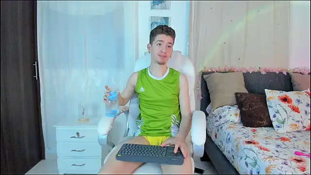 Snapshot of ThiagooJames chatting on November 3, 3:45 am ThiagooJames online show from November 3, 3:45 am