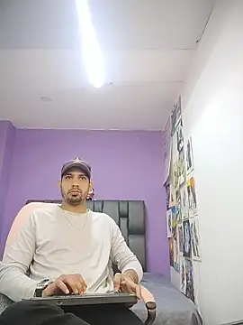 ashtoncooperr online show from February 15, 7:02 pm