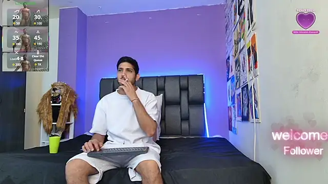 ashtoncooperr online show from November 3, 7:06 pm