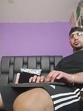 ashtoncooperr online show from January 6, 5:17 pm