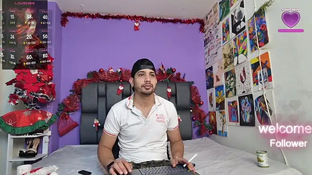 ashtoncooperr online show from December 2, 4:09 pm