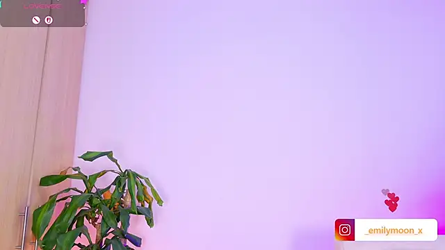onlyemily  online show from May 1, 12:59 am