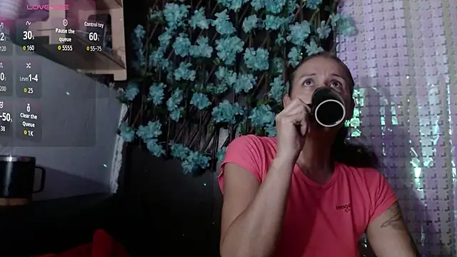 darling hott online show from October 31, 12:02 pm