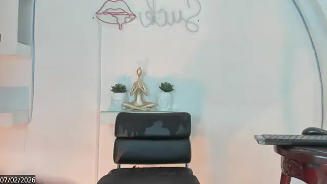 Vicky Hottman online show from February 7, 10:51 pm