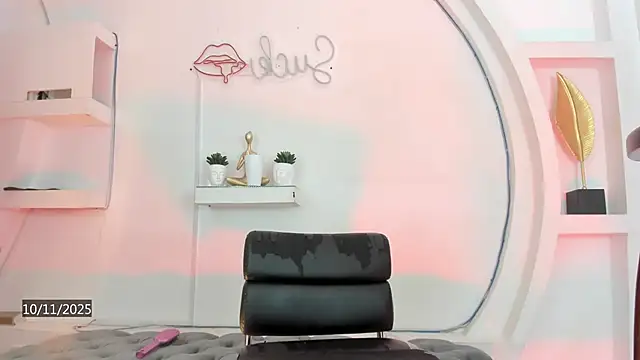 Snapshot of Vicky_Hottman chatting on November 11, 4:18 am Vicky Hottman online show from November 11, 4:18 am