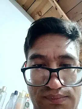 Single lagunero online show from April 2, 9:10 pm