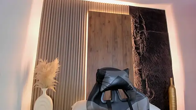 evelin lopezz online show from October 28, 2:23 am