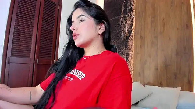 Snapshot of evelin_lopezz chatting on October 17, 2:15 am evelin lopezz online show from October 17, 2:15 am
