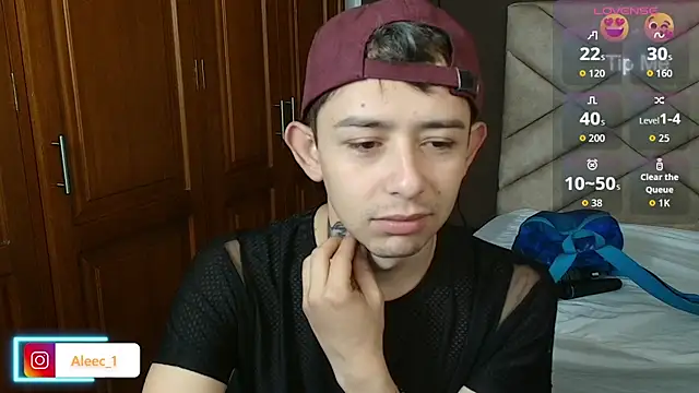 Aleecandrews online show from October 25, 7:36 pm