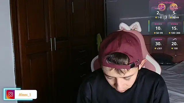 Aleecandrews online show from October 23, 7:23 pm