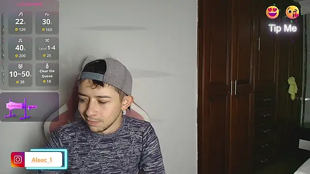 Snapshot of Aleecandrews chatting on October 16, 7:11 pm Aleecandrews online show from October 16, 7:11 pm