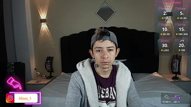Snapshot of Aleecandrews chatting on September 13, 7:14 pm Aleecandrews online show from September 13, 7:14 pm