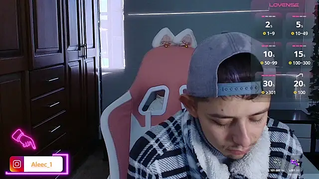 Snapshot of Aleecandrews chatting on October 3, 7:26 pm Aleecandrews online show from October 3, 7:26 pm