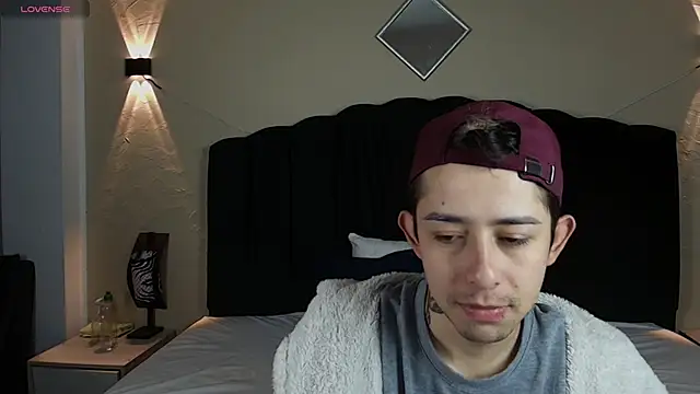 Snapshot of Aleecandrews chatting on September 10, 7:24 pm Aleecandrews online show from September 10, 7:24 pm