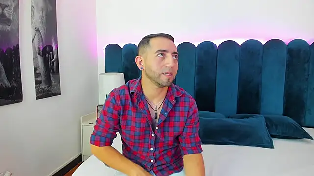 Lushian  online show from February 14, 9:26 pm