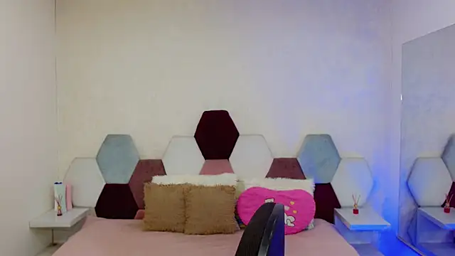 kushina uzumaki75 online show from December 20, 4:04 am