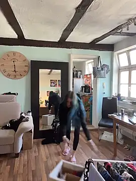 Seductively4 20 online show from March 10, 9:13 am