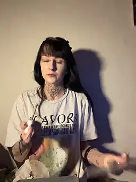 Seductively4 20 online show from May 16, 9:36 pm