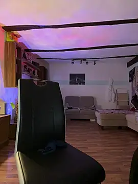 Seductively4 20 online show from February 6, 6:31 am