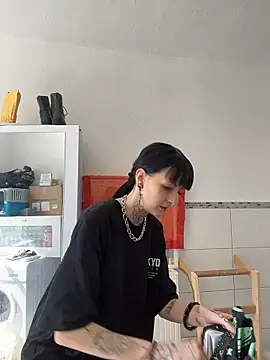 Seductively4 20 online show from April 26, 9:28 am
