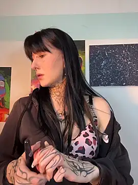 Snapshot of Seductively4_20 chatting on June 14, 9:32 am Seductively4 20 online show from June 14, 9:32 am