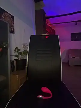 Seductively4 20 online show from February 14, 7:30 am