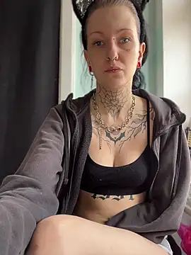 Snapshot of Seductively4_20 chatting on June 23, 8:23 am Seductively4 20 online show from June 23, 8:23 am