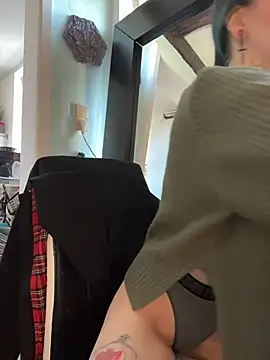 Seductively4 20 online show from March 1, 7:52 am