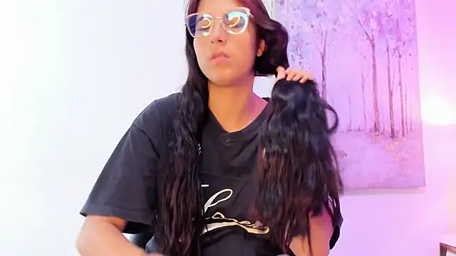 DanniaKross online show from December 3, 7:57 pm