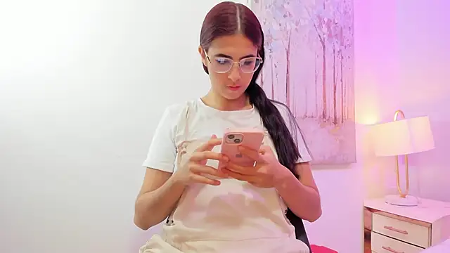 Snapshot of DanniaKross chatting on December 18, 12:42 pm DanniaKross online show from December 18, 12:42 pm