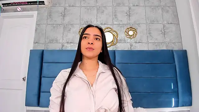 KamilaBetancourt online show from May 15, 1:42 pm
