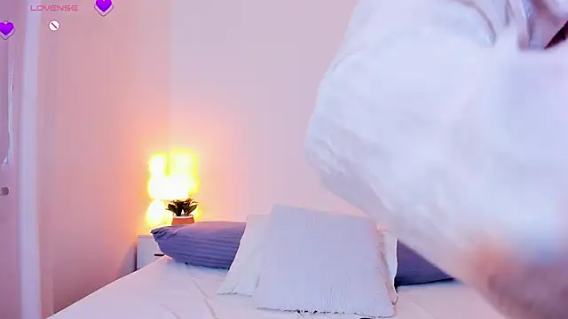 KamilaBetancourt online show from April 17, 1:25 pm