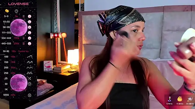 Snapshot of Marthina chatting on October 23, 10:30 pm Marthina online show from October 23, 10:30 pm