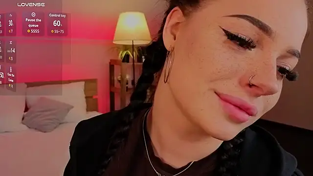 honey     bunny online show from April 18, 10:17 am