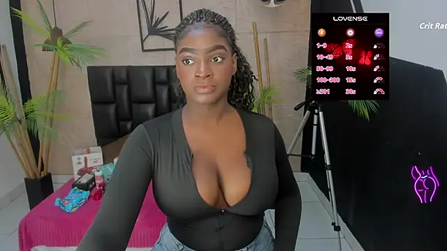 Snapshot of alana_bonny chatting on October 4, 11:56 am alana bonny online show from October 4, 11:56 am
