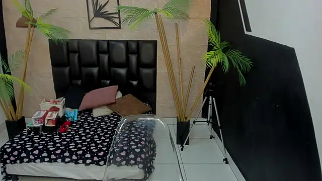 Snapshot of alana_bonny chatting on November 7, 12:10 pm alana bonny online show from November 7, 12:10 pm