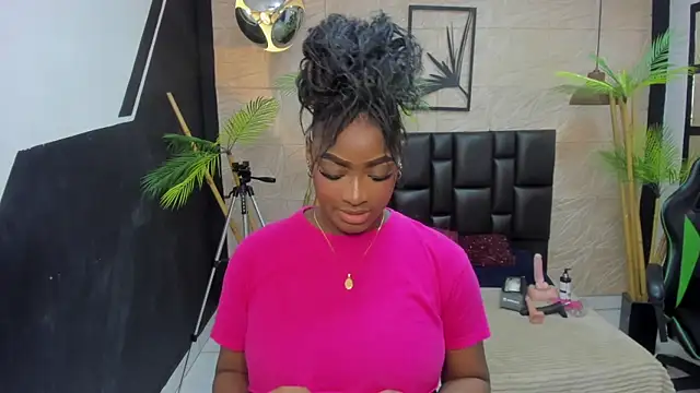 Snapshot of alana_bonny chatting on June 3, 2:18 pm alana bonny online show from June 3, 2:18 pm