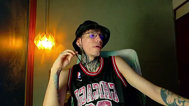 david huge online show from April 15, 4:29 am