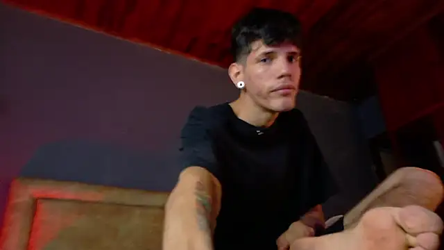 Snapshot of david_huge chatting on December 20, 2:58 am david huge online show from December 20, 2:58 am