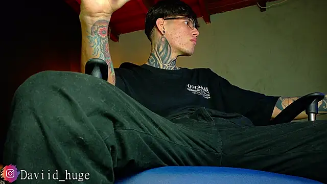 david huge online show from June 20, 11:21 pm