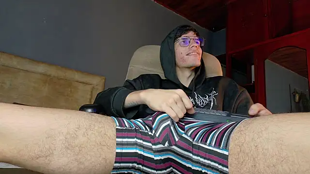 Snapshot of david_huge chatting on February 2, 4:11 am david huge online show from February 2, 4:11 am