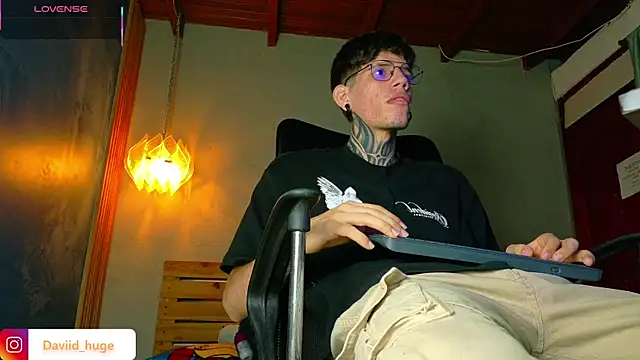 david huge online show from April 12, 3:54 am