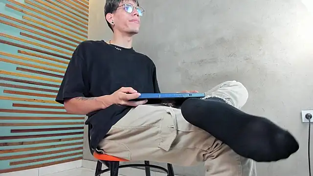 david huge online show from October 17, 1:24 pm