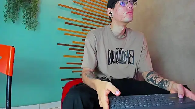 david huge online show from October 8, 1:23 pm