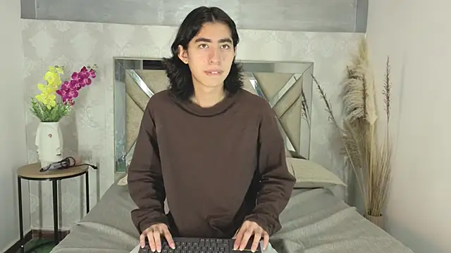 ryo light online show from December 19, 8:55 pm