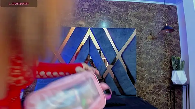 bianca vega  online show from February 9, 11:30 am