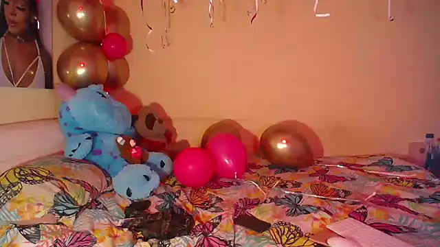 pink 7777 online show from November 17, 8:35 pm