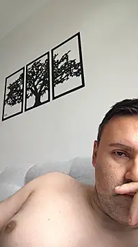 LeoMaduroSP online show from February 2, 1:32 pm