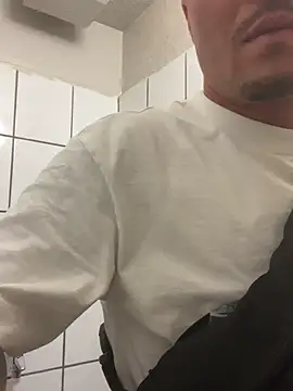 Snapshot of OfferedTearing chatting on September 11, 9:26 pm OfferedTearing online show from September 11, 9:26 pm